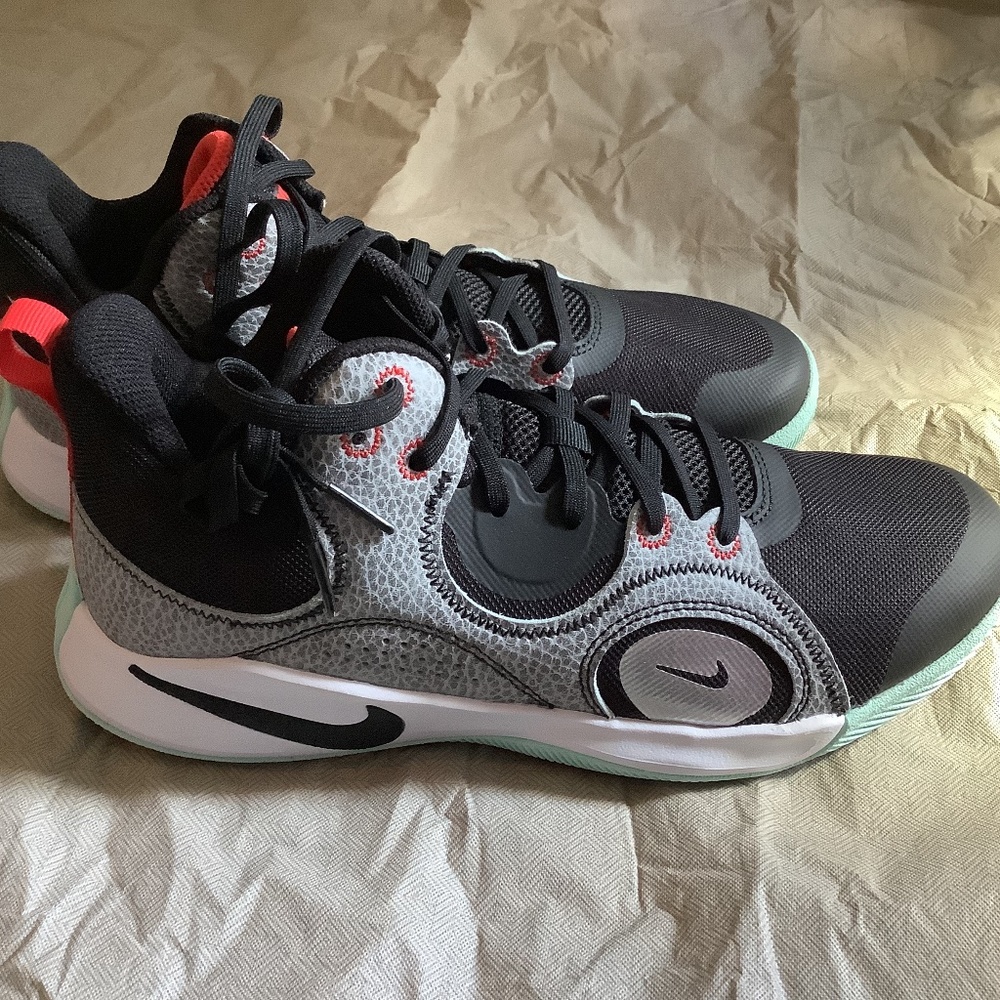 Nike fly.by Mid 2